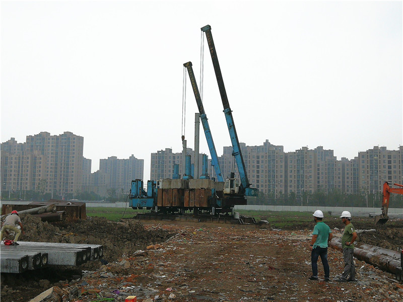 市重點(diǎn)項(xiàng)目 12-21A-05A地塊正式打樁開工1