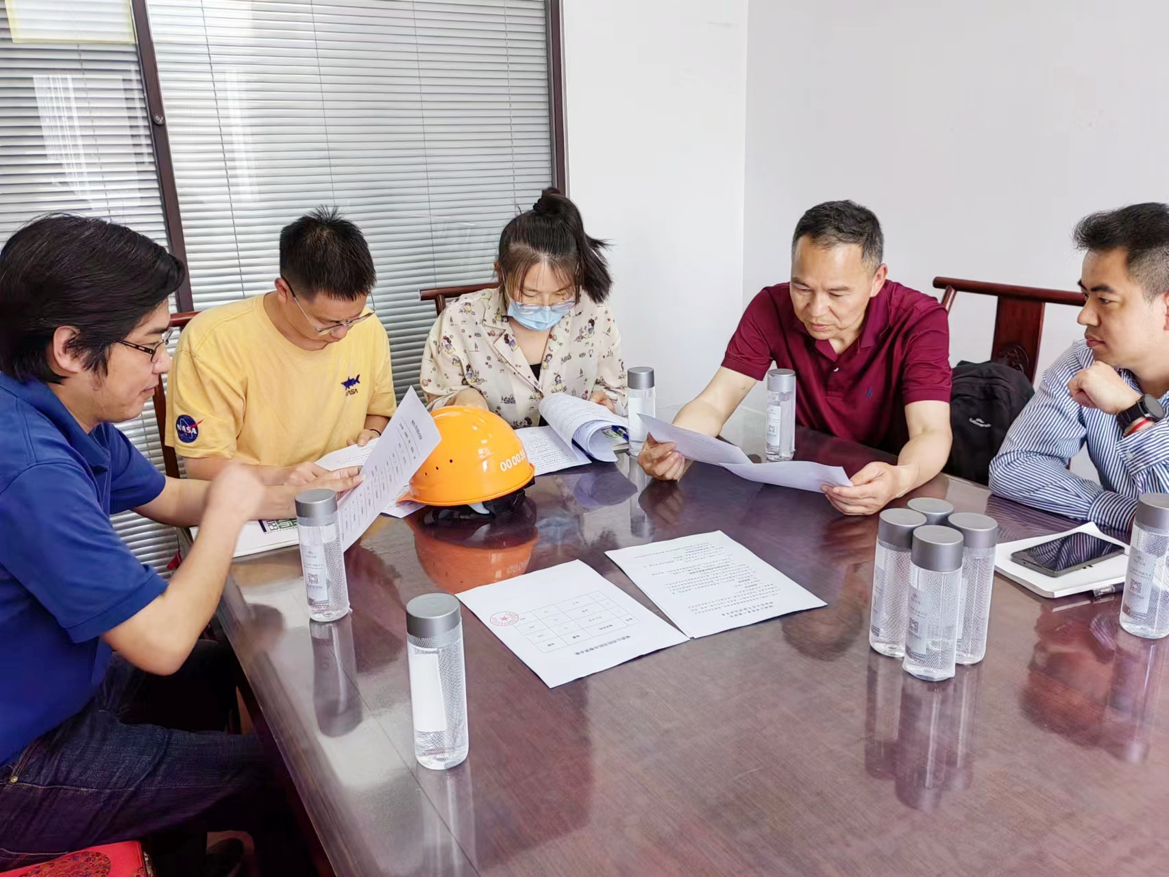 集團(tuán)安全檢查組檢查防汛防臺工作