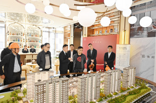 集團(tuán)領(lǐng)導(dǎo)走訪(fǎng)調(diào)研公司各項(xiàng)目