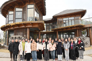 蕙質(zhì)綻芳華 甜蜜暖春意